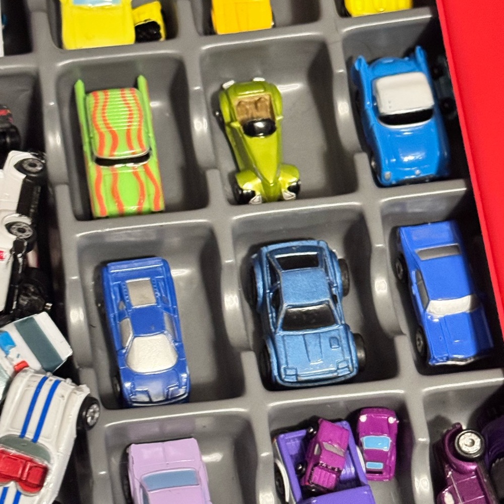 Micro Mini's Collectors Case  with 96 cars - Picture 9 of 13